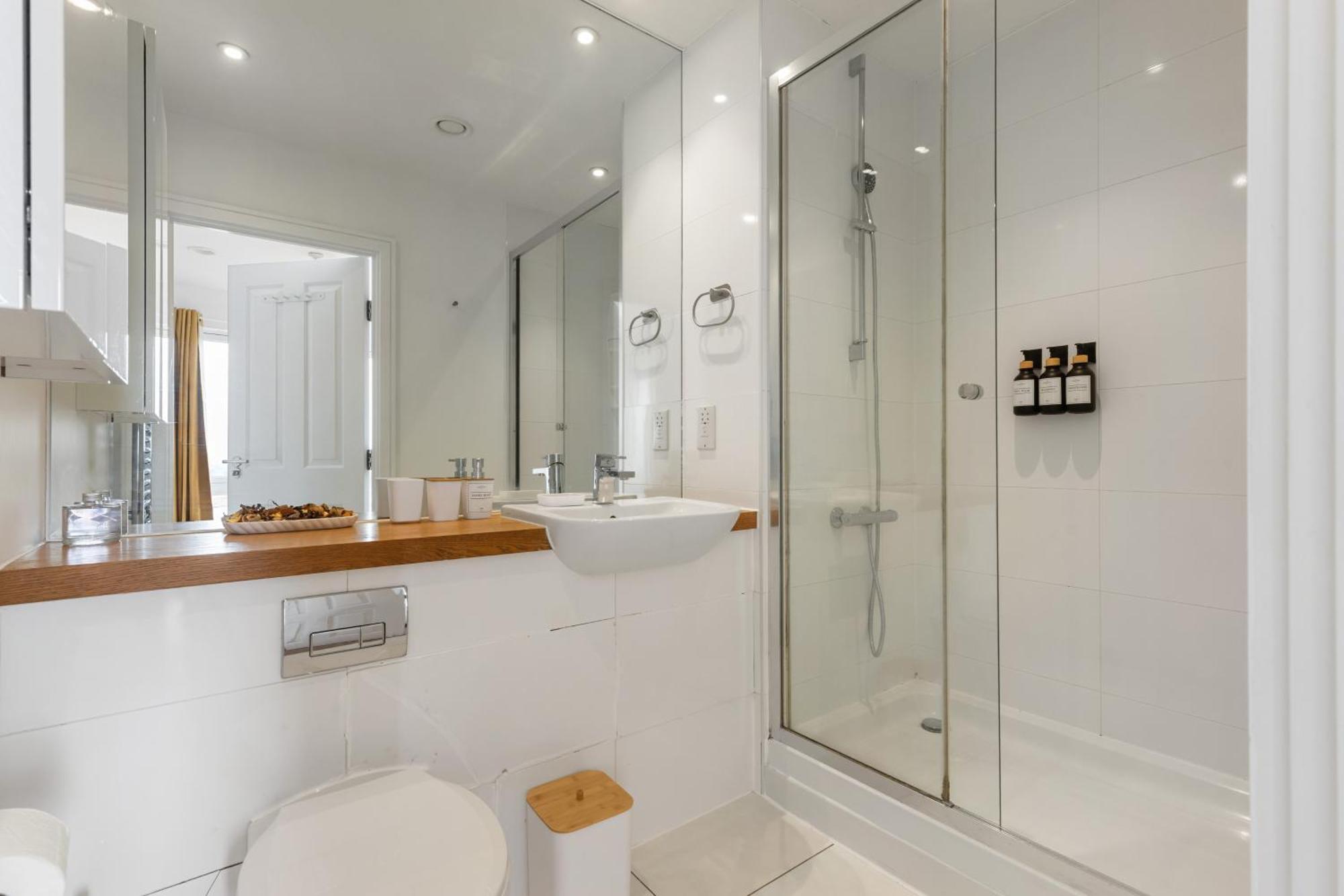 2Br Flat Close To Wembley Stadium Quick Tube To London ฮาร์โรว์ ภายนอก รูปภาพ